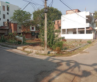 Available plot in 3600 sq.ft. in Paramhans Nagar Colony, Chitaipur, Varanasi
