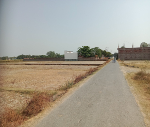 Available plot in  15 Bishva near Sardar Balabh Bhai Patel Degree College , Bachchhaon, Varanasi