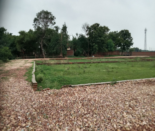 Available plot near Sultankeshwar Mandir, at Bacchaon market , Varanasi in 15 bishva